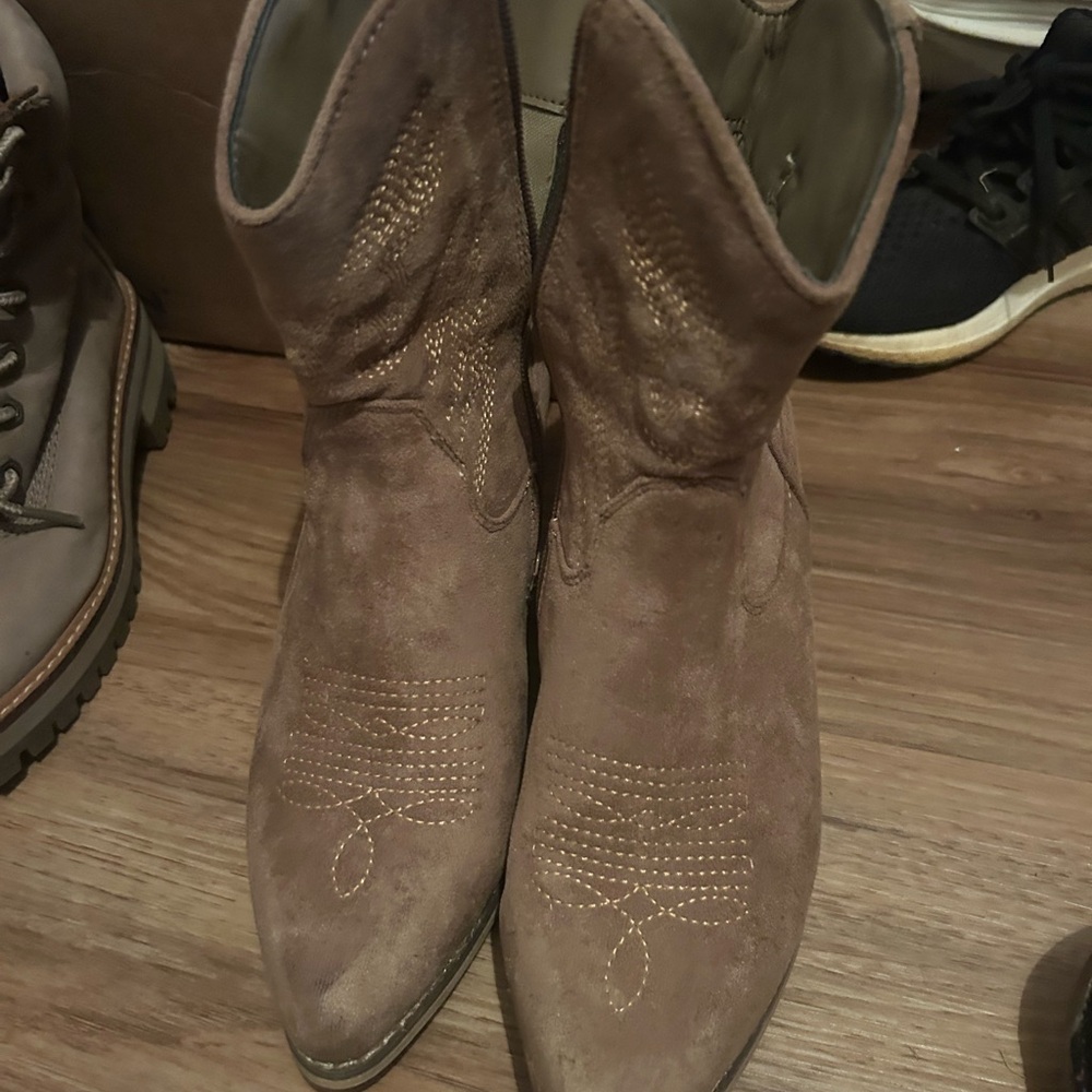 Brown Suede Western Boots